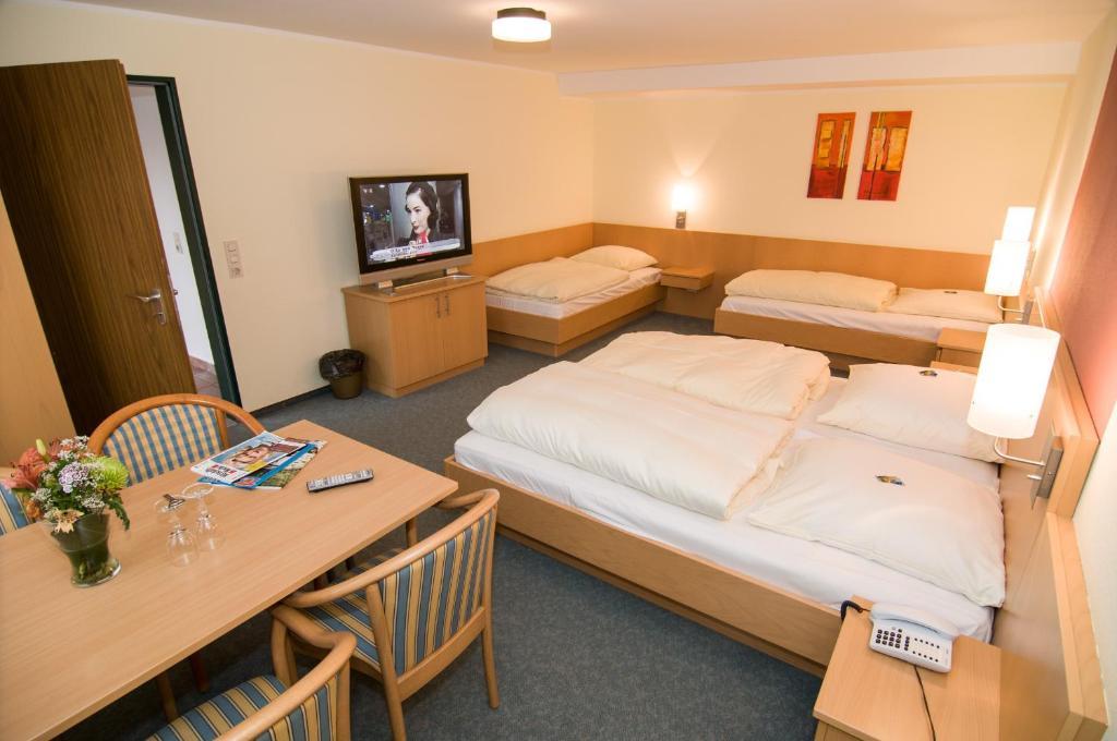 Hotel Hellers Krug Holzminden Habitación foto