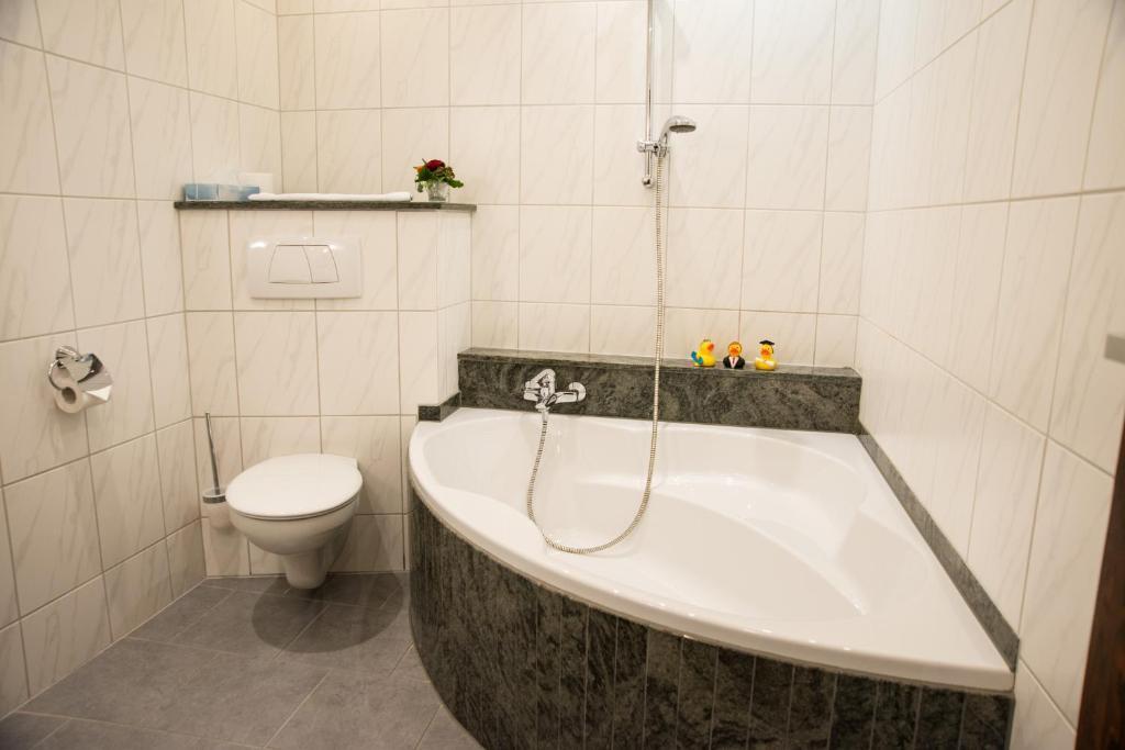 Hotel Hellers Krug Holzminden Habitación foto